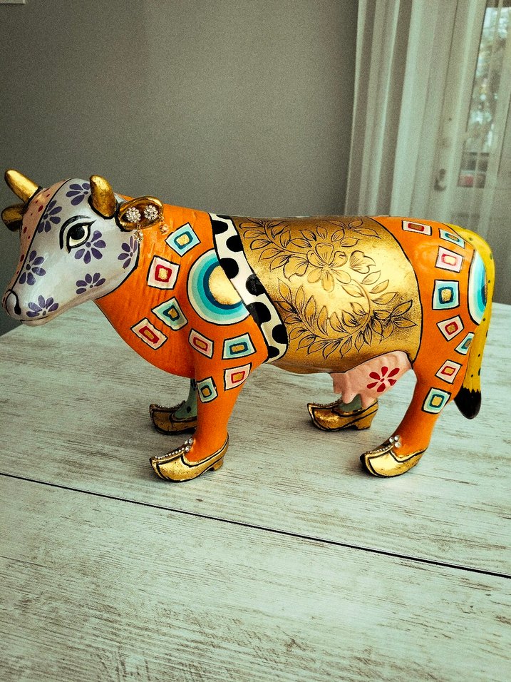 Renkli Desenli inek Figürin - Görsel 3