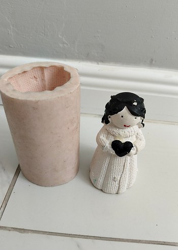 Beyaz Kalpli Figürin - Görsel 2