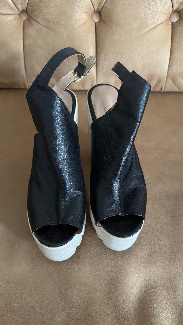 Siyah Rugan Platform Topuklu Kadın Ayakkabı - Görsel 2