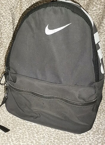  Beden Nike çanta