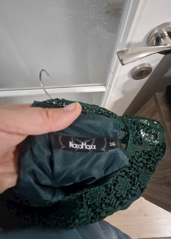 Zümrüt Yeşili Kısa Kollu Midi Abiye Elbise - Görsel 2