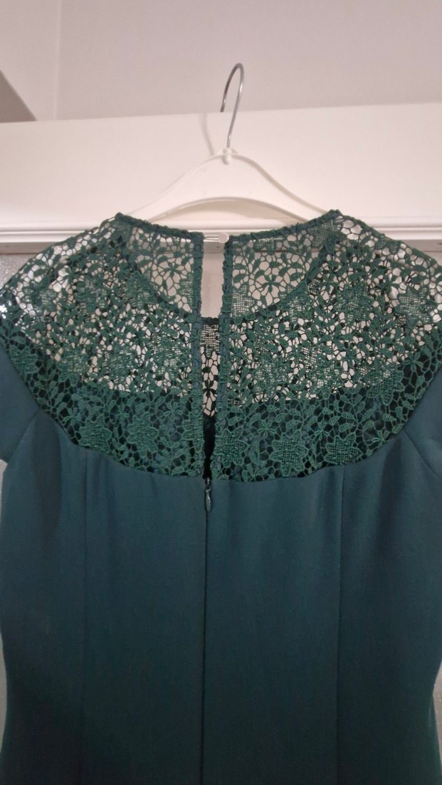 Zümrüt Yeşili Kısa Kollu Midi Abiye Elbise - Görsel 4