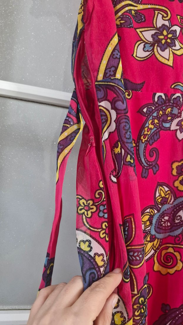 Pembe Desenli Şifon Elbise - Görsel 5