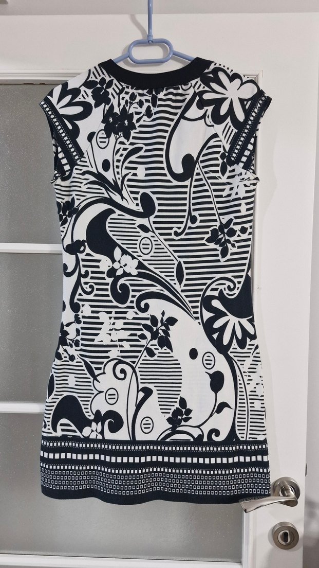 Desenli Kolsuz Kısa Elbise - Görsel 2