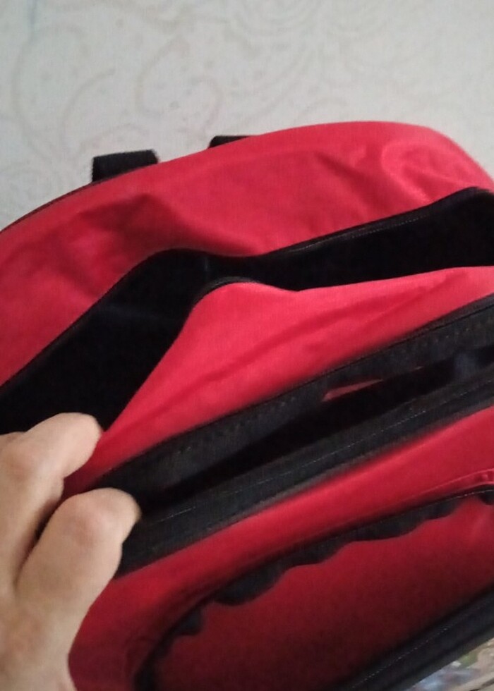 Üç bölmeli, kırmızı renkli, pamuk prenses baskılı çanta - Görsel 4