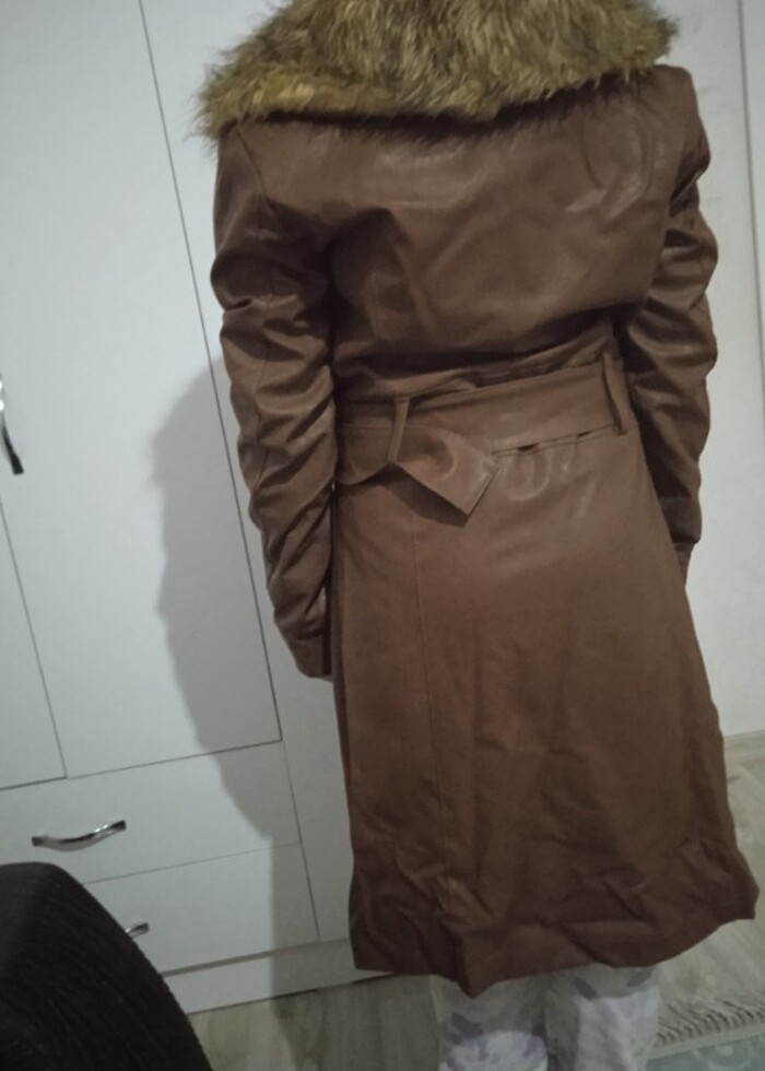 38 beden belden oturtmalı belden kemeri olan yakası kürklü deri  - Görsel 2