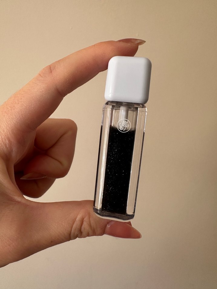 Son and park siyah lip gloss - Görsel 2