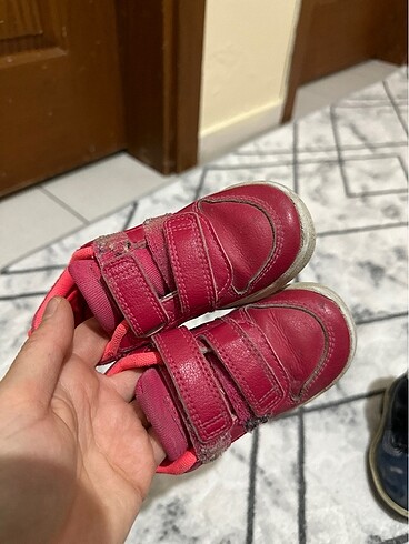 23 numara pembe spor ayakkabı