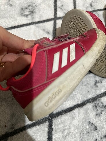 Adidas 23 numara pembe spor ayakkabı
