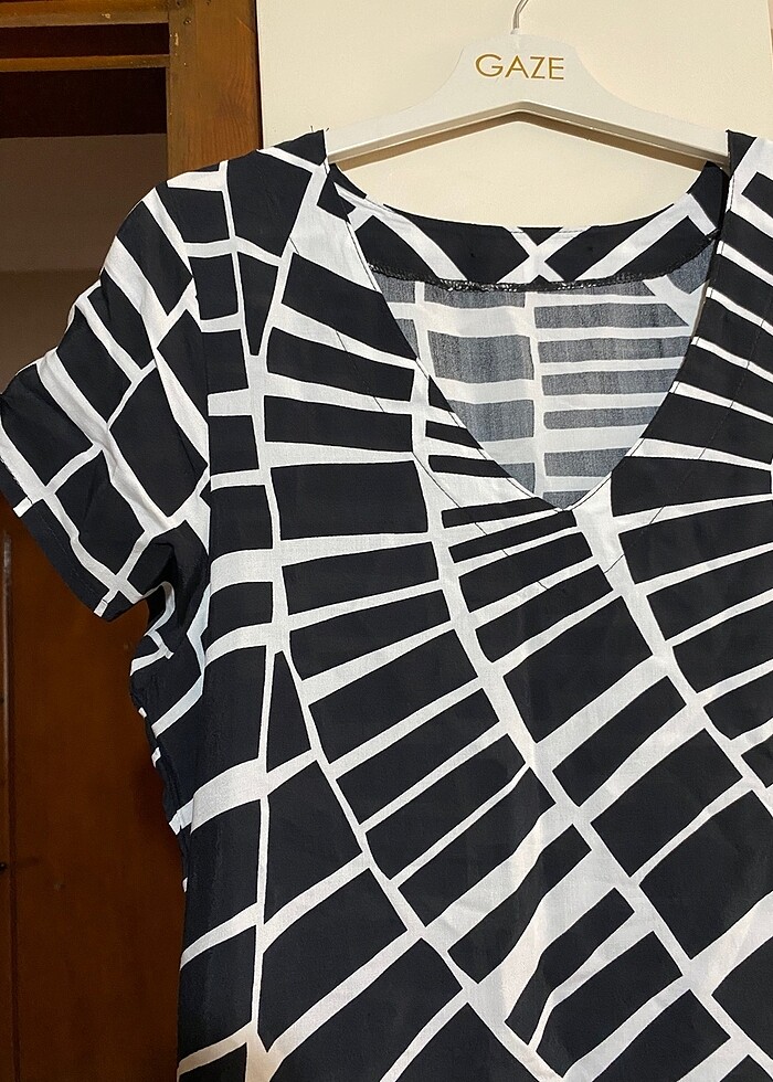 Kısa kol elbise - Görsel 2