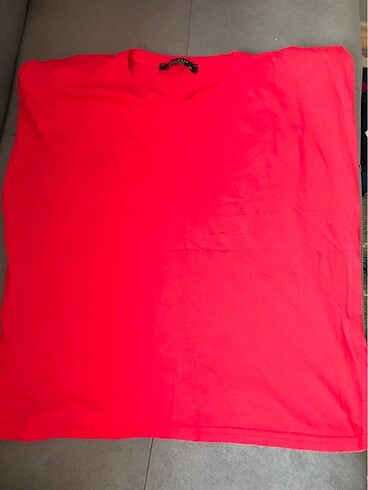 kırmızı t shirt