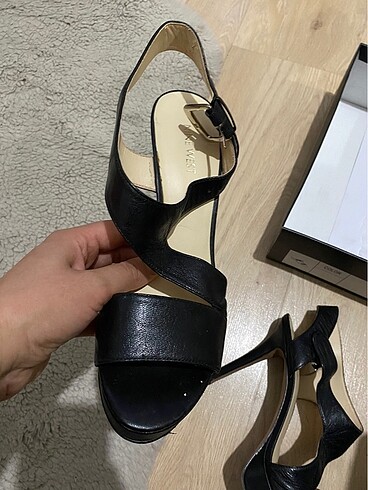 İnce topuklu ayakkabı sandalet