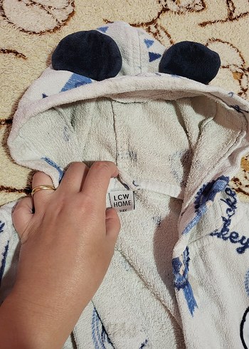 Kapüşonlu Erkek Çocuk Bornoz Beyaz Desenli - Görsel 3