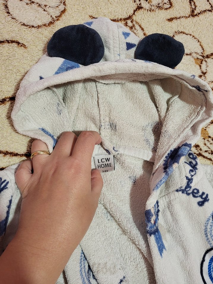 Kapüşonlu Erkek Çocuk Bornoz Beyaz Desenli - Görsel 3