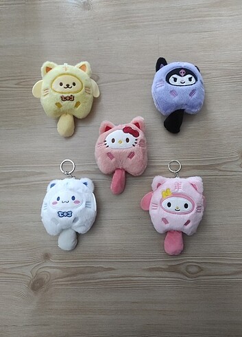 sanrio peluş anahtarlık adet fiyatidir isteğinize göre ilan açıl