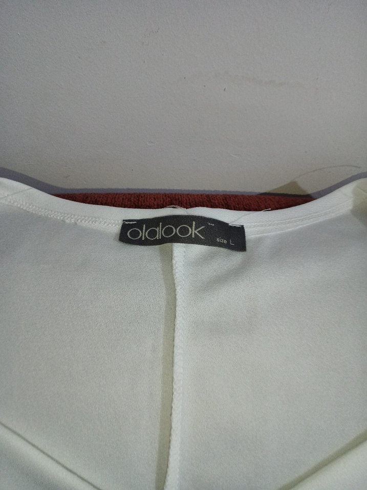 Beyaz V Yakalı  Mini Bluz kolları tül - Görsel 2