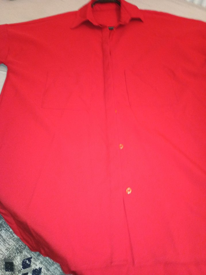Kırmızı Düğmeli Kadın Gömlek - Görsel 4