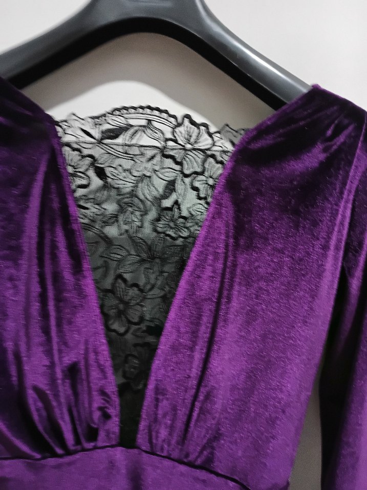 Mor Dantel Detaylı Uzun Kollu Gotik Elbise - Görsel 2