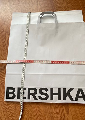  Beden Bershka karton poşet ve hed.poşet