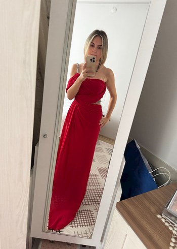 Kırmızı Drapeli Uzun Abiye Elbise - Görsel 2
