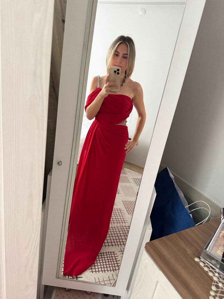 Kırmızı Drapeli Uzun Abiye Elbise - Görsel 2