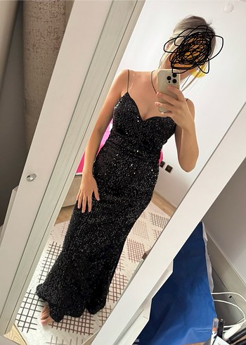 Siyah Parlak Uzun İnce Askılı Abiye Elbise - Görsel 2