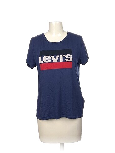 Levis T-shirt %70 İndirimli.