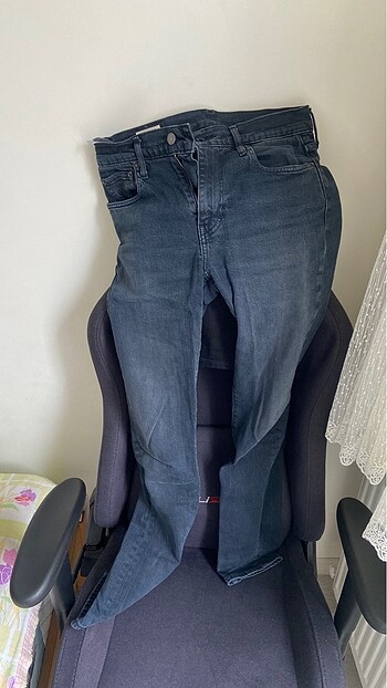Levis pantolon