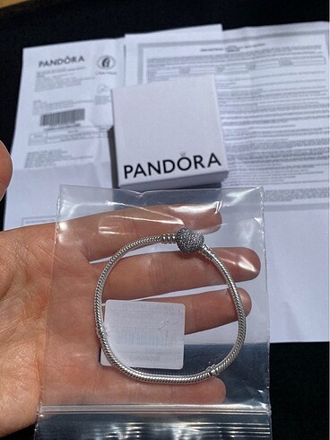 Pandora Pandora Pave Kalp Klipsli Taşlı Bileklik