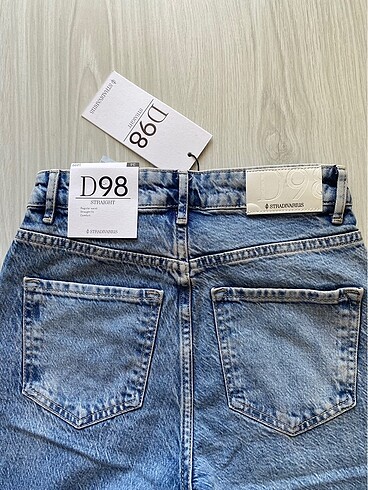 34 Beden mavi Renk Stradivarius D98 Jean