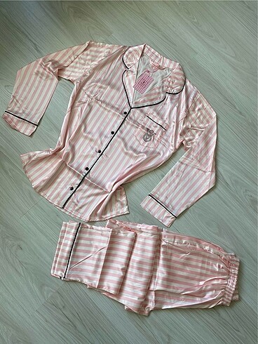 Victoria s Secret Saten Pijama Takımı