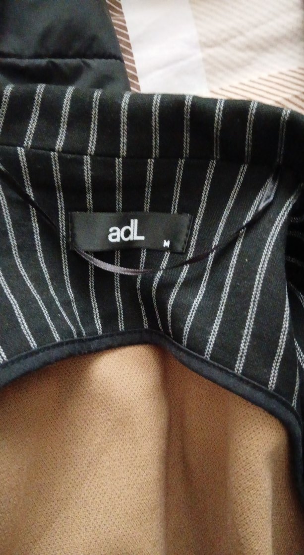 Çizgili Siyah Düğmeli Kadın Yelek - Görsel 2