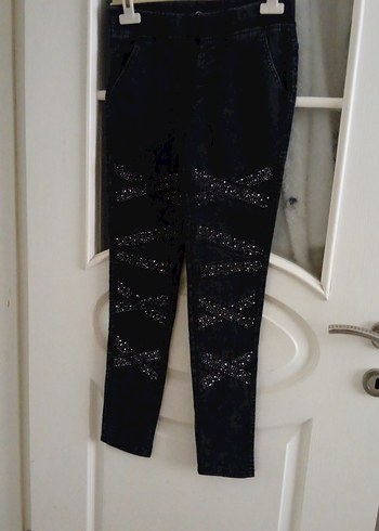 Siyah Payetli Gotik Nakışlı Kadın Kot Pantolon - Görsel 6