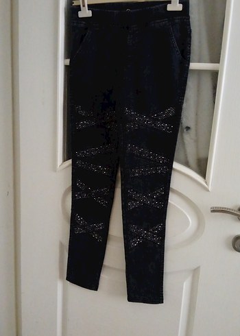 Siyah Payetli Gotik Nakışlı Kadın Kot Pantolon - Görsel 5