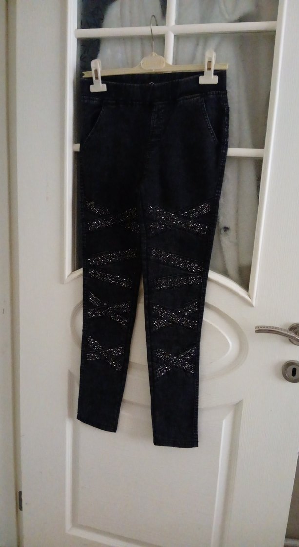 Siyah Payetli Gotik Nakışlı Kadın Kot Pantolon - Görsel 4