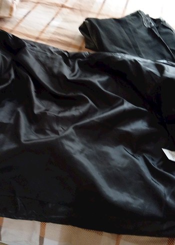 Siyah Deri Kadın Kışlık Mont, Düğmeli, Yüksek Yaka - Görsel 3