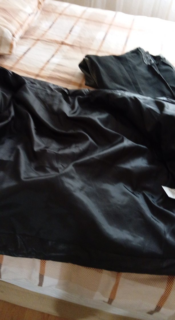 Siyah Deri Kadın Kışlık Mont, Düğmeli, Yüksek Yaka - Görsel 3