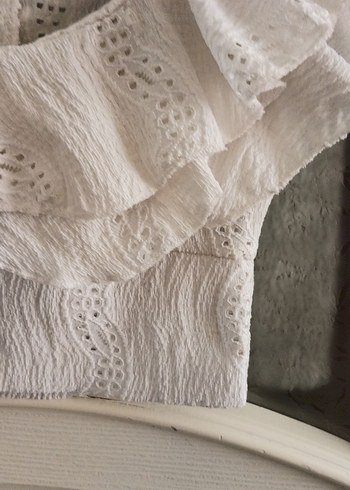 Beyaz Fırfırlı Kolsuz Keten Bluz - Görsel 4