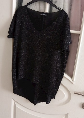 Siyah V Yaka Dökümlü Kadın Bluz - Görsel 6