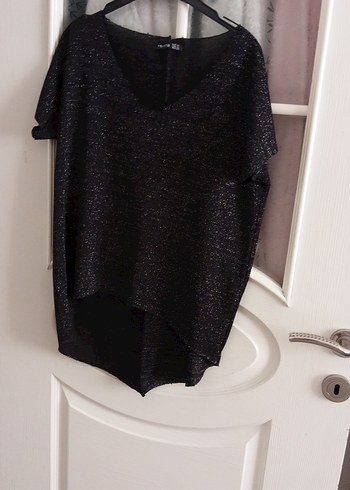 Siyah V Yaka Dökümlü Kadın Bluz - Görsel 2