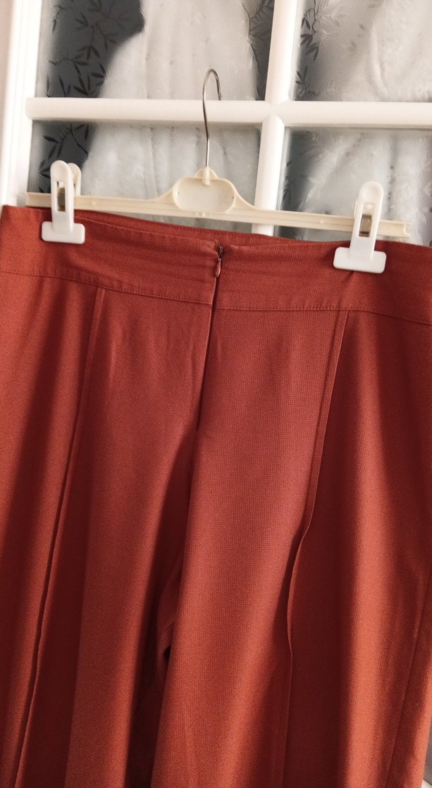 Kadın Kahverengi Pilili Midi Kumaş Pantolon - Görsel 5