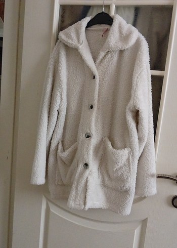 Peluş Düğmeli Beyaz Midi Kadın Ceket - Görsel 6
