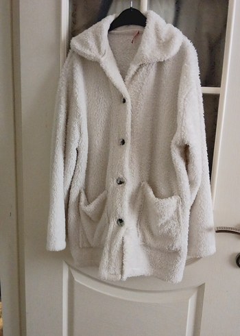 Peluş Düğmeli Beyaz Midi Kadın Ceket - Görsel 7