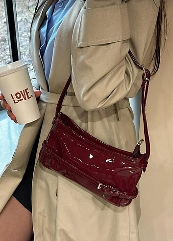 Bordo Rugan Kemer Detaylı Baget Kol Çantası 