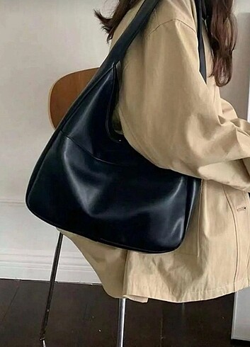 Siyah Ön Cepli Pinterest Model Askılı Kol Çantası 
