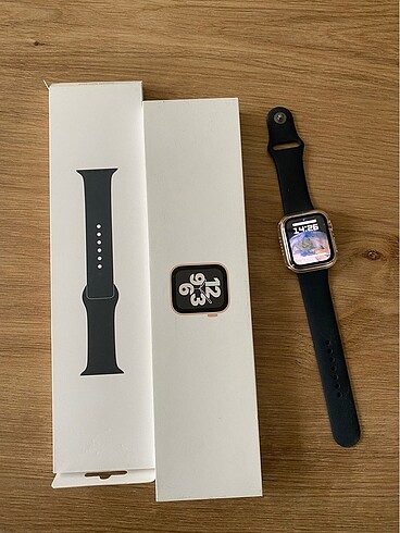 Apple Watch SE 44mm Akıllı Saat