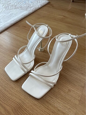 38 Beden Zara topuklu sandalet ayakkabı