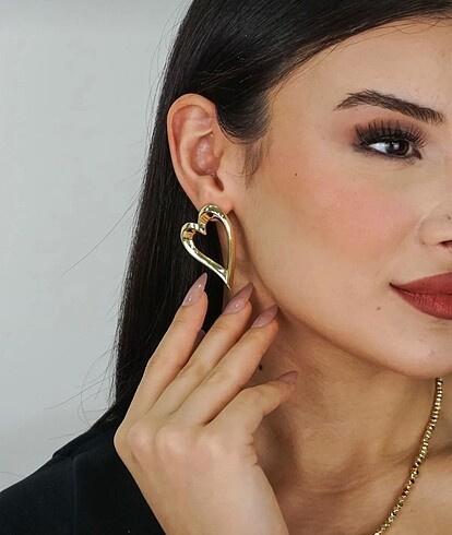 Gold Kalp çerçeve küpe