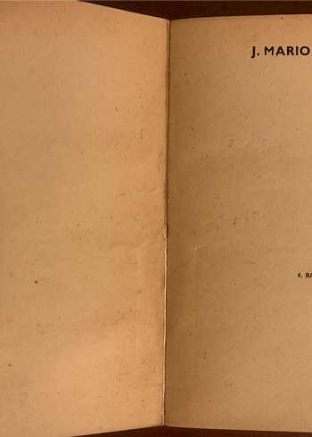 Beden Renk Yalnız Havyarla Yaşanmaz - Mario Simmel