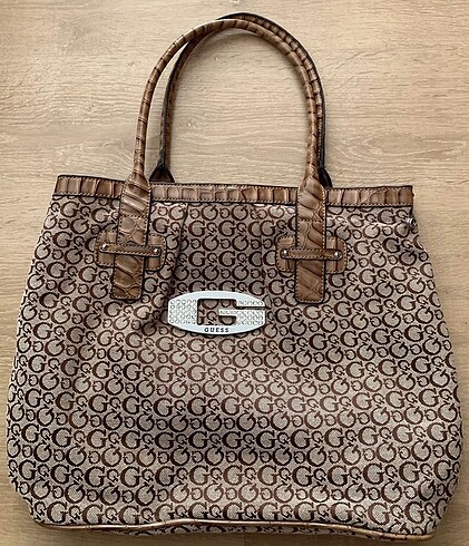 GUESS ÇANTA...